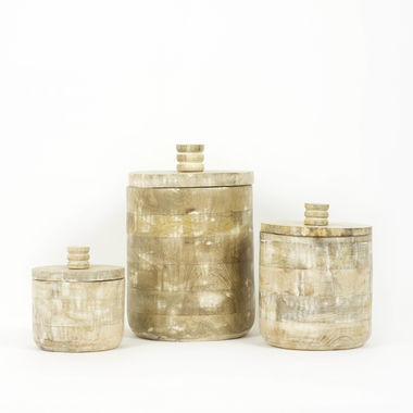Click here to see Adams&Co 11540 11540 4.75x5.25, 5.75x7.5, 6.75x10 mango wood nested canisters s3, ntrlwh