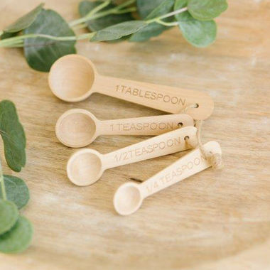 Click here to see Adams&Co 11679 11679 6x2, 4.25x1.25, 4.25x1, 4x1 wood hanging measuring spoons set of 4, ntrl