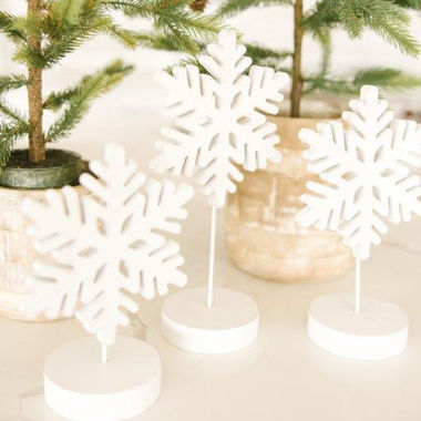 Click here to see Adams&Co 71149 71149 6x9, 6x10, 6x12x4 wood cutout on stand set of three (SNOWFLAKES) white Winter Wishes Collection