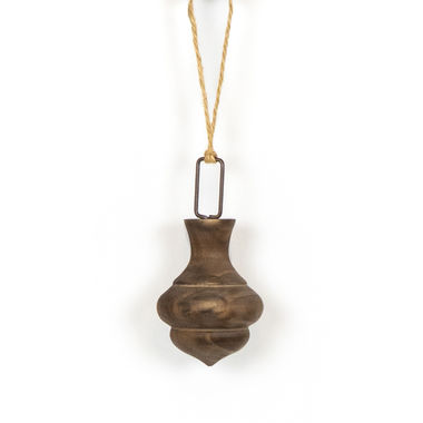 Click here to see Adams&Co 71118 71118 3x6x2.75 wood cutout ornament (BALLOON) brown Winter Wishes Collection