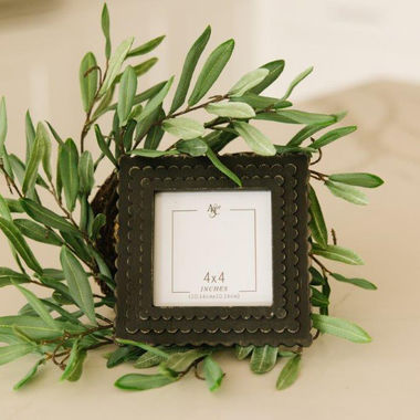 Click here to see Adams&Co 11807 11807 6x6x1 wood photo frame (SCALLOP) black (4x4) Scalloped Frames Collection